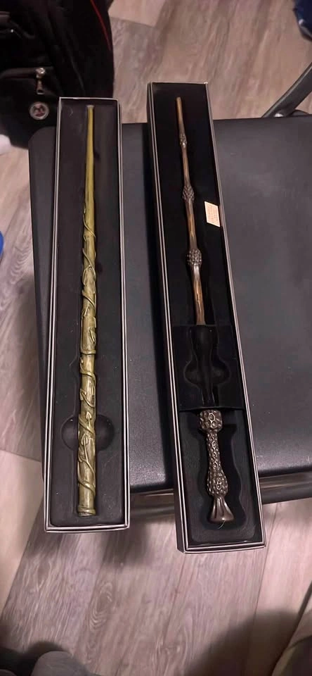 The Wizarding World of Harry Potter Hermione & Dumbledore Wands