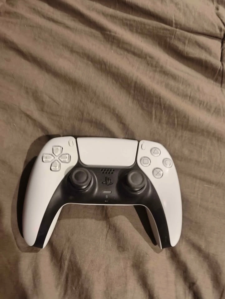 PS5 controller