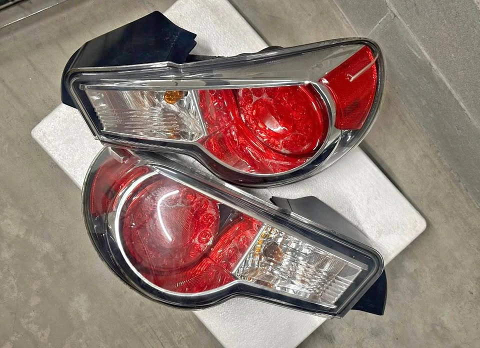 OEM Toyota 86 / Subaru BRZ / Scion FR-S Tail Lights 2013