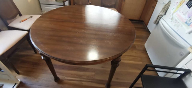 Dining Room Table and Chairs Set with leafs and top protector