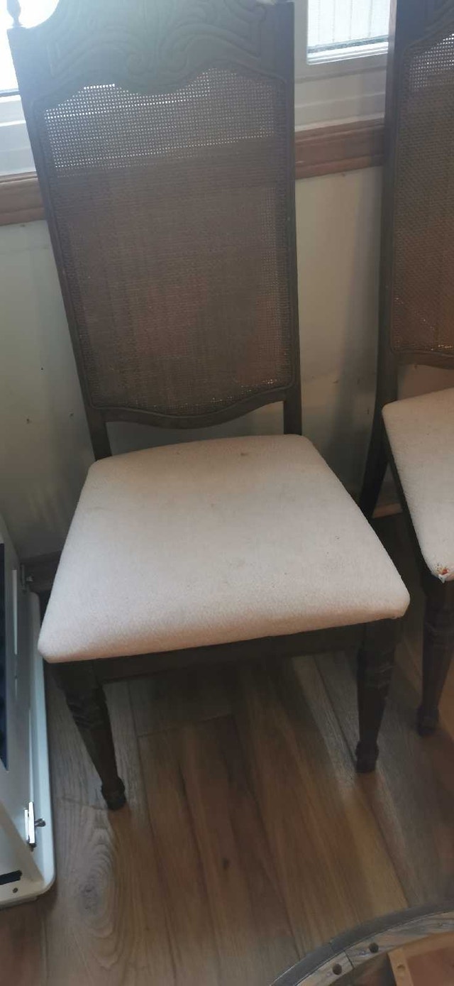 Dining Room Table and Chairs Set with leafs and top protector - photo 5