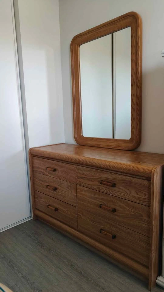 Dresser with 6 drawers and Mirror, wood pattern - photo 5