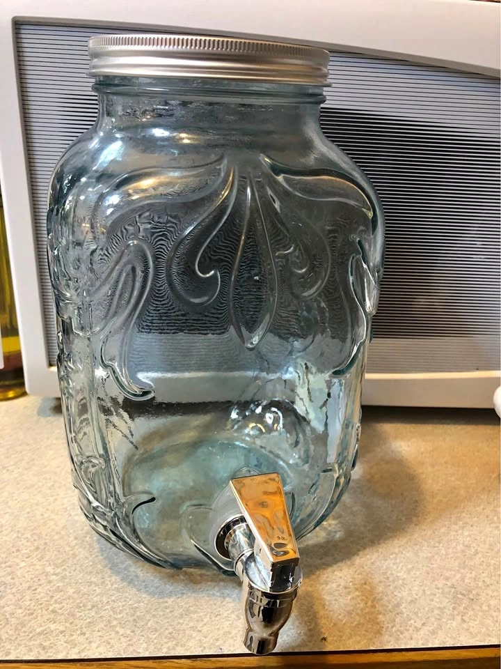 ⚽️ Decorative Glass Water Dispenser with Lid
