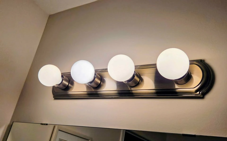 Vintage globe vanity lights - photo 3