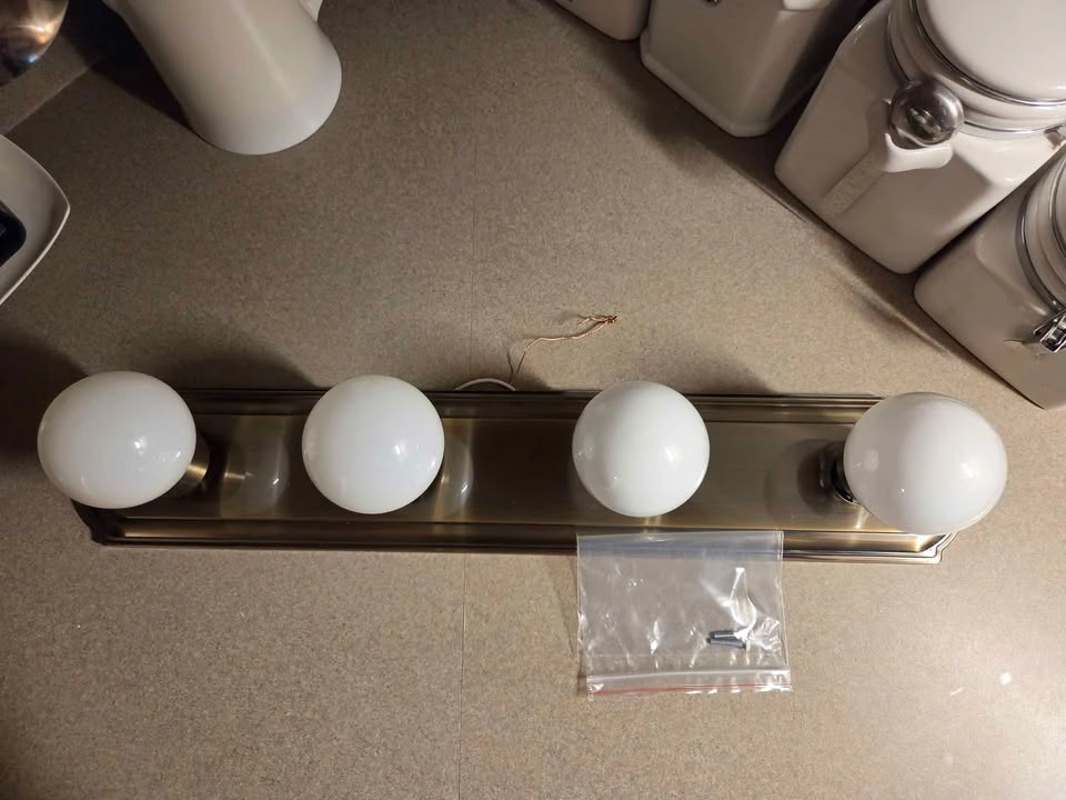 Vintage globe vanity lights - photo 4
