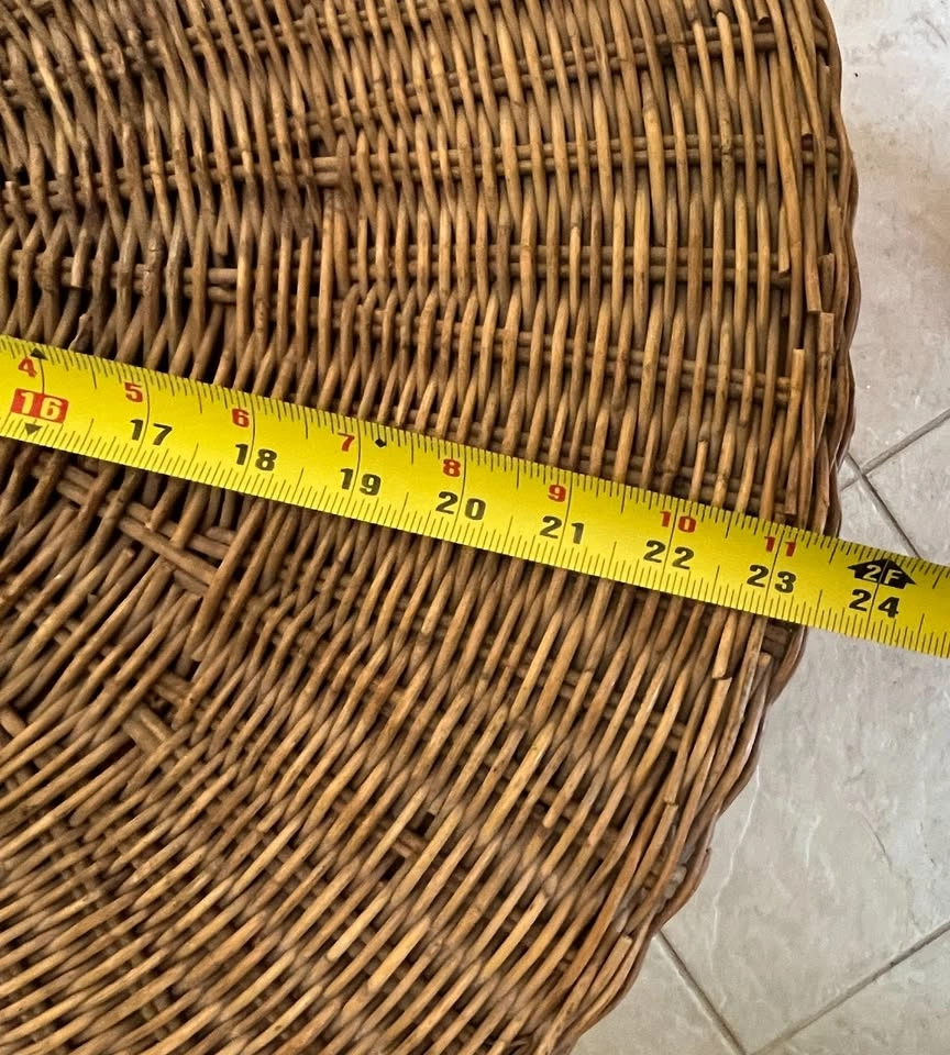 Round Wicker Table - photo 3