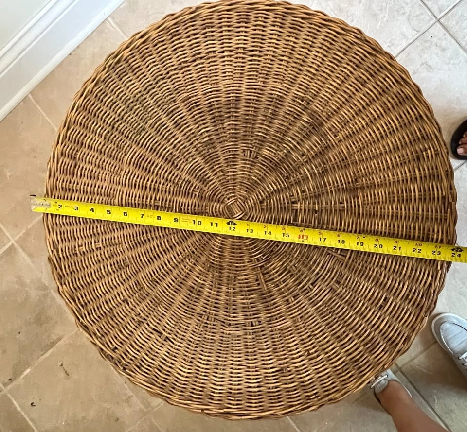 Round Wicker Table - photo 4