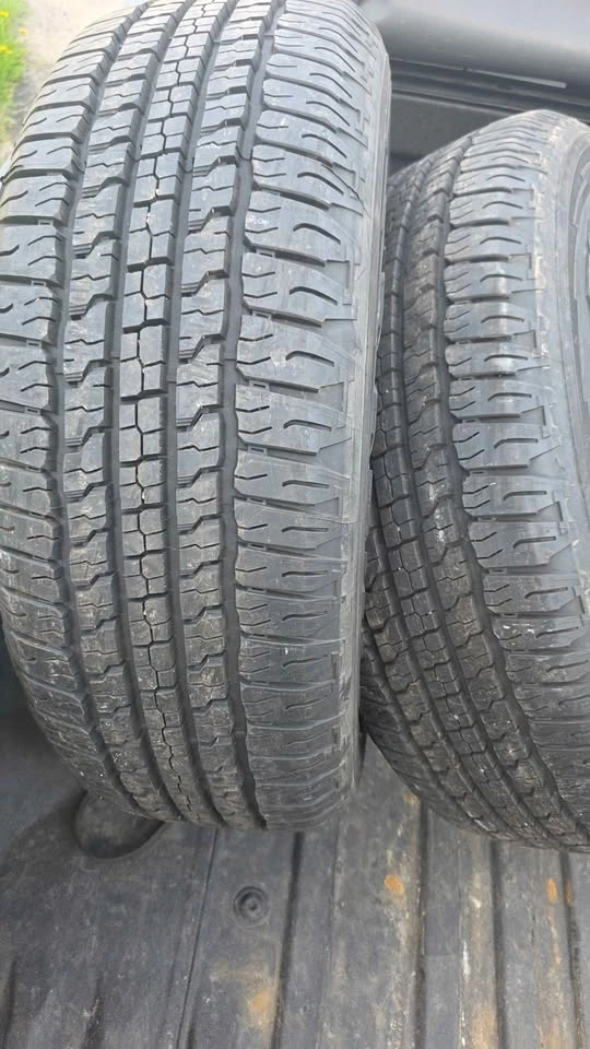 275 65 18 Goodyear Wrangler - photo 2