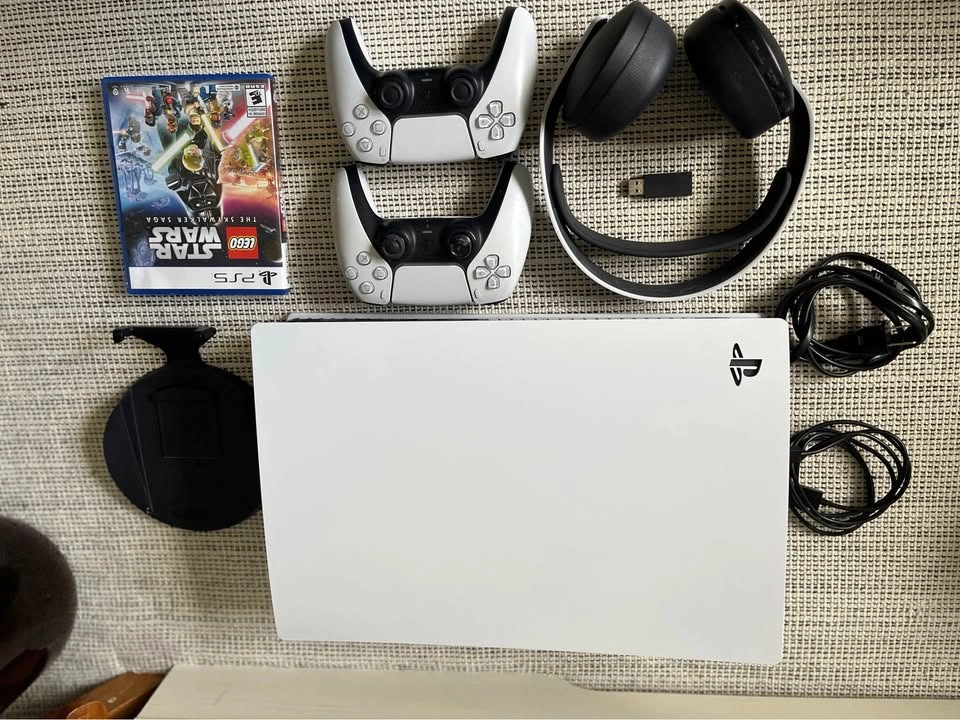 PlayStation 5 Disc Edition Bundle - photo 3