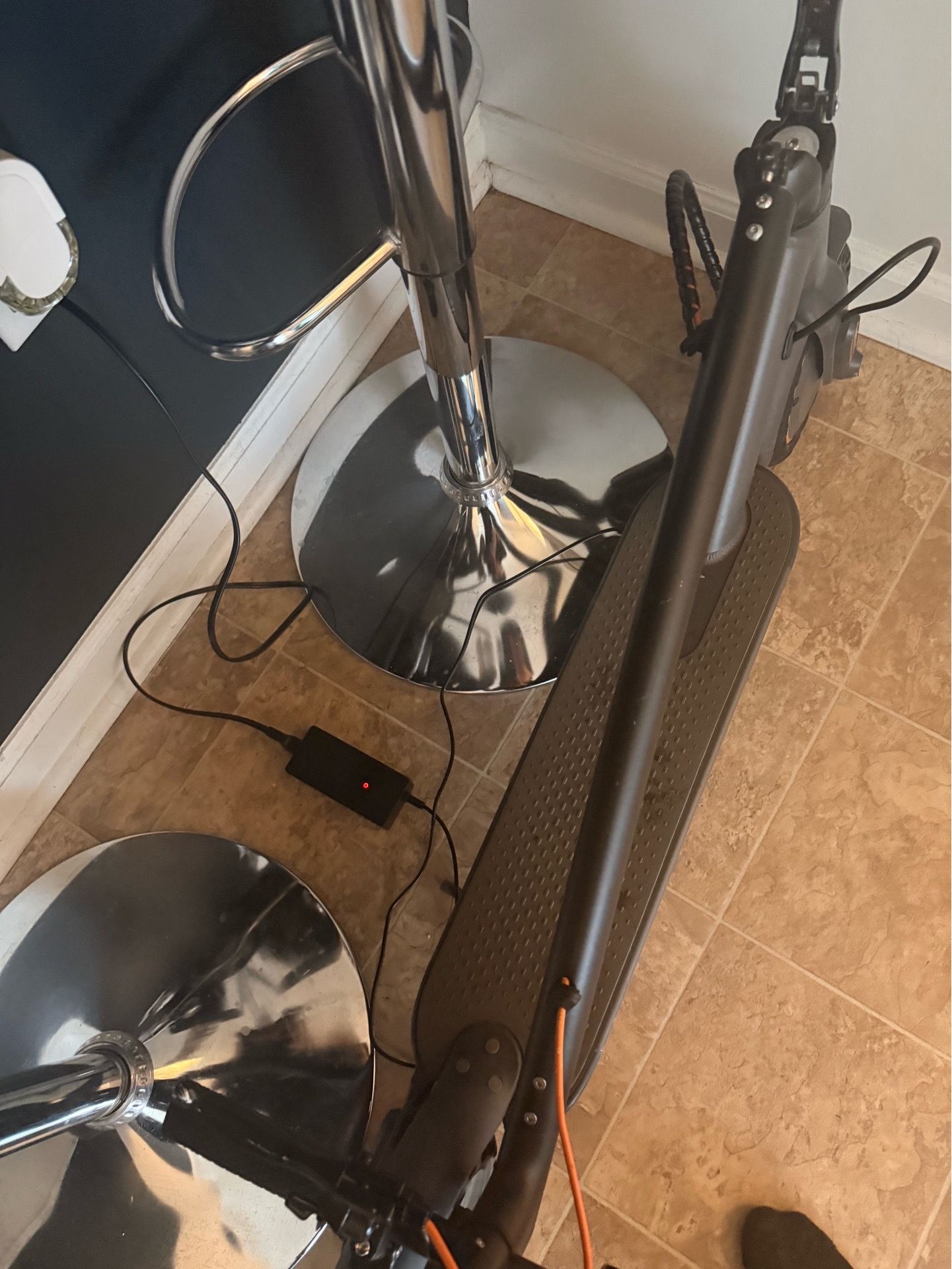 Aovowheel E Scooter - photo 2