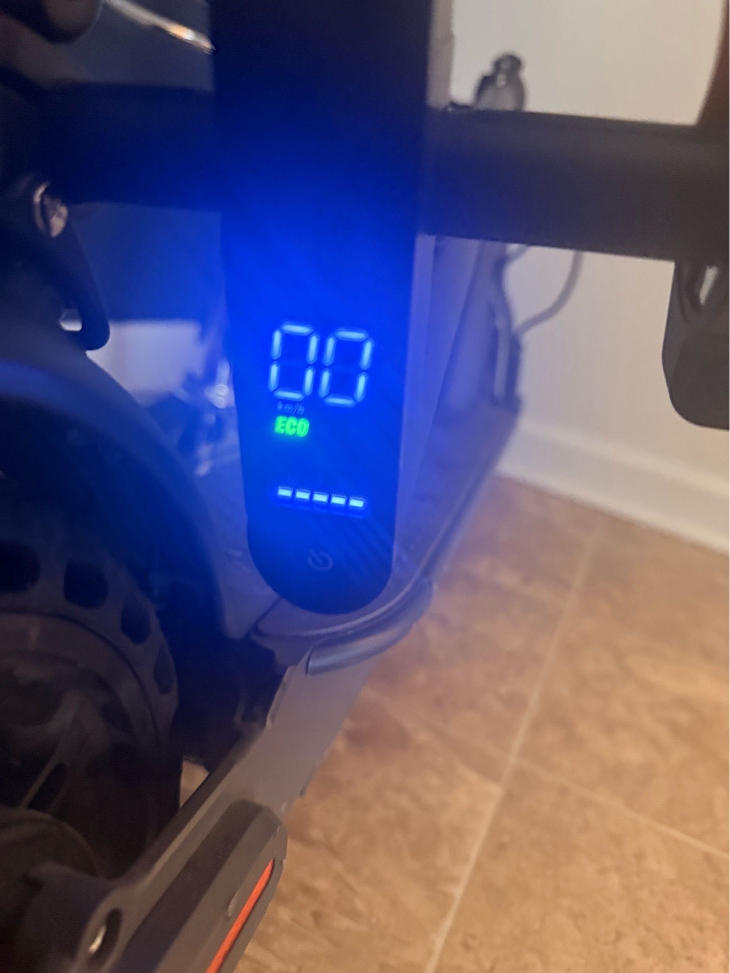 Aovowheel E Scooter - photo 3