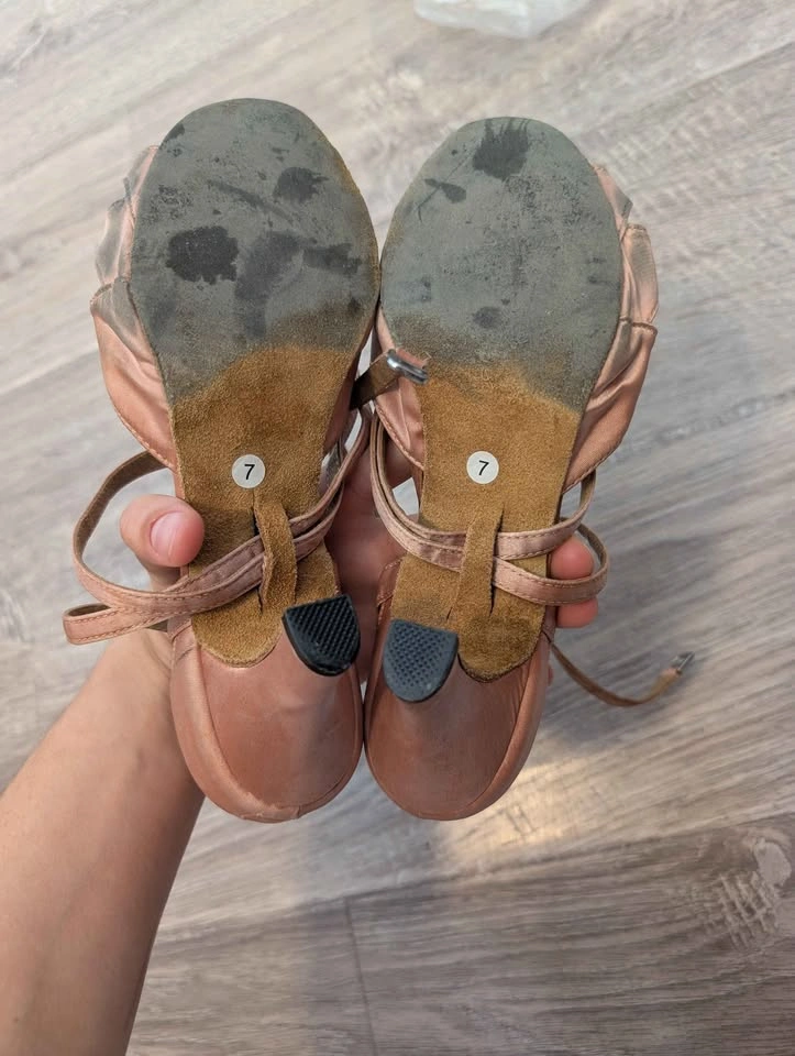 Lady Dancing shoes size 7 - photo 3