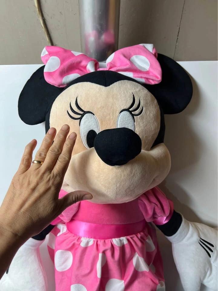 ⚽ Minnie Mouse big stuff toy- 3.5 ft. - photo 2