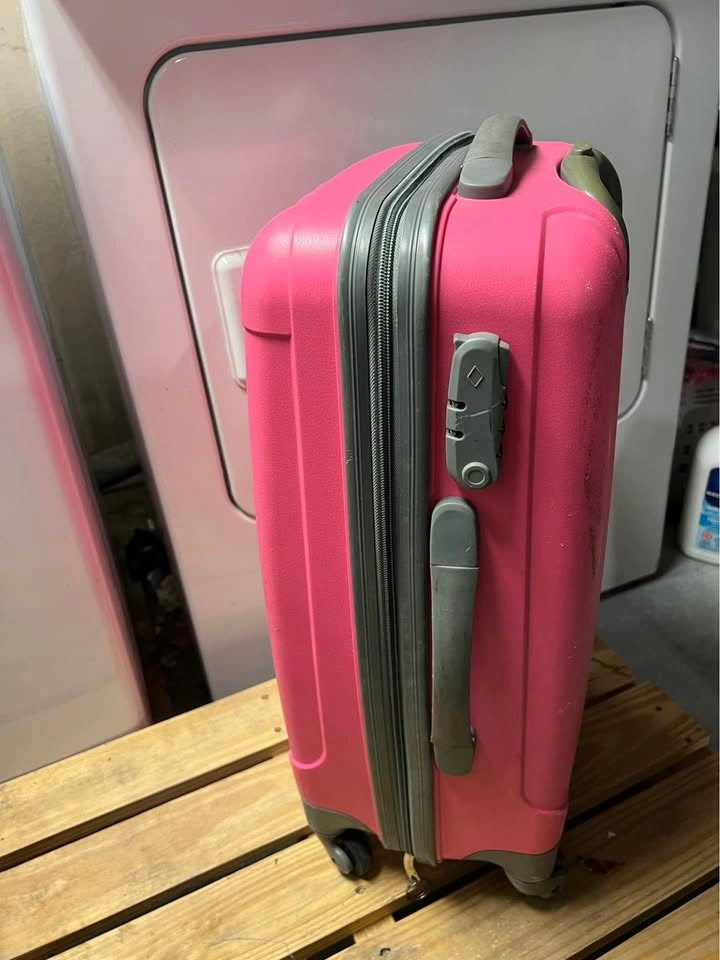 ⚽ 2pc Pink Traveling Suitcase - photo 3