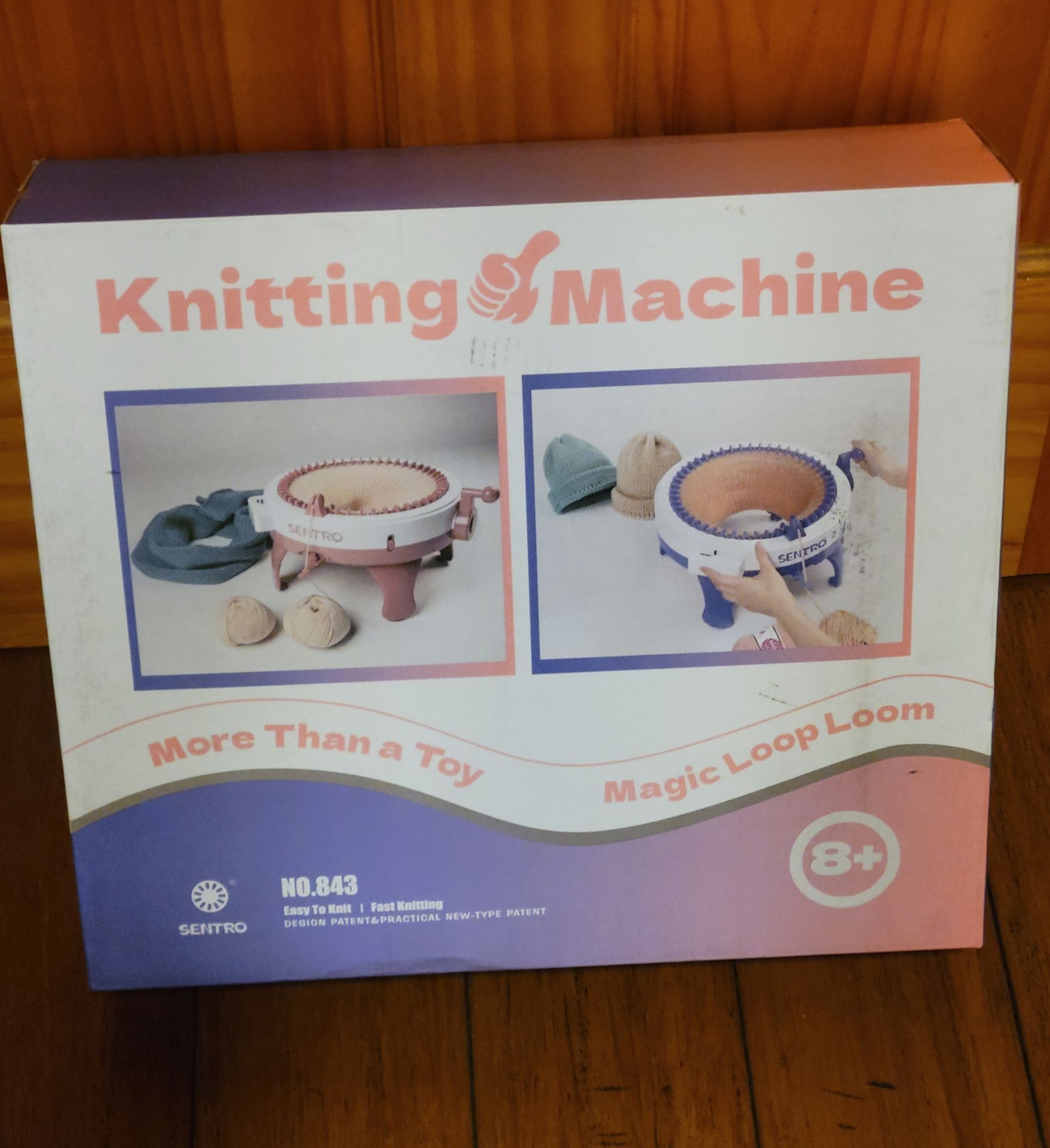 SENTRO Knitting Machine, 48 Needles with Row Counter / NEW