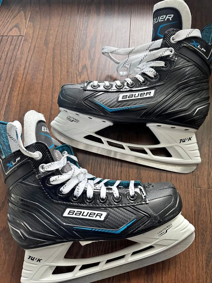 Bauer Kids X-LP Intermediate Hockey Skate ~ Size 5⚽️