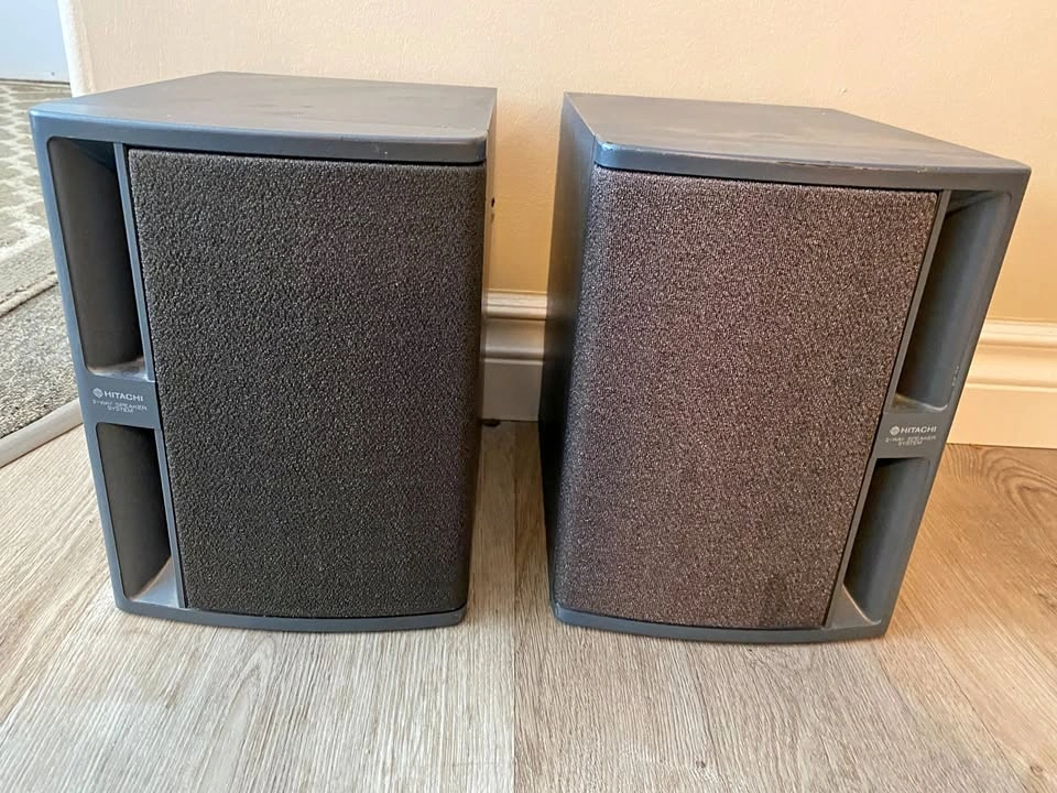 Hitachi FX-7 Vintage Bookshelf Speakers – Pair
