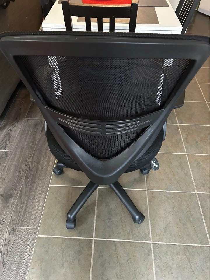 Office / Computer Chair – Comfortable Mesh Back (Great Condition - photo 2