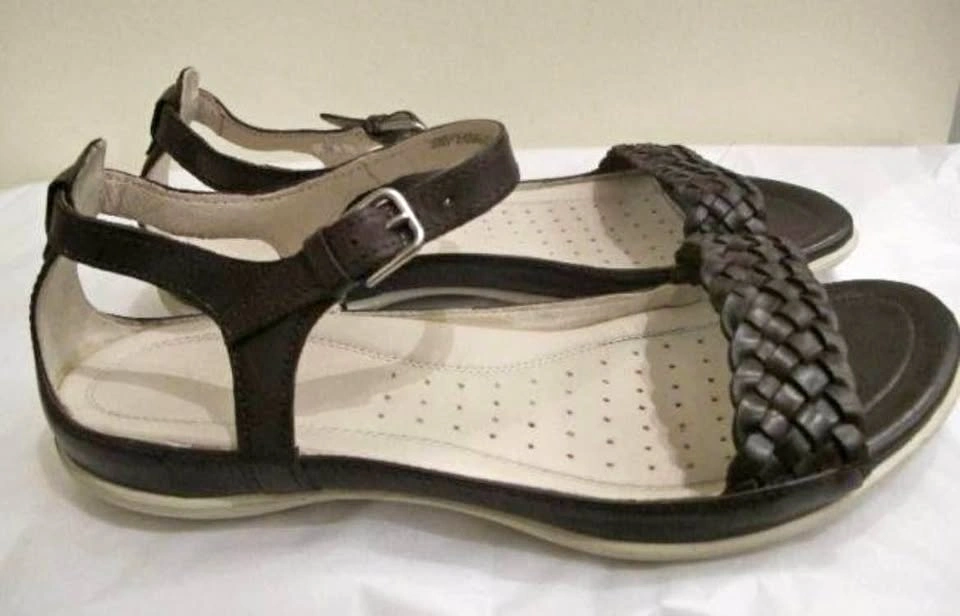 ECCO Women’s Brown Sandal - Size 38 ⚽️
