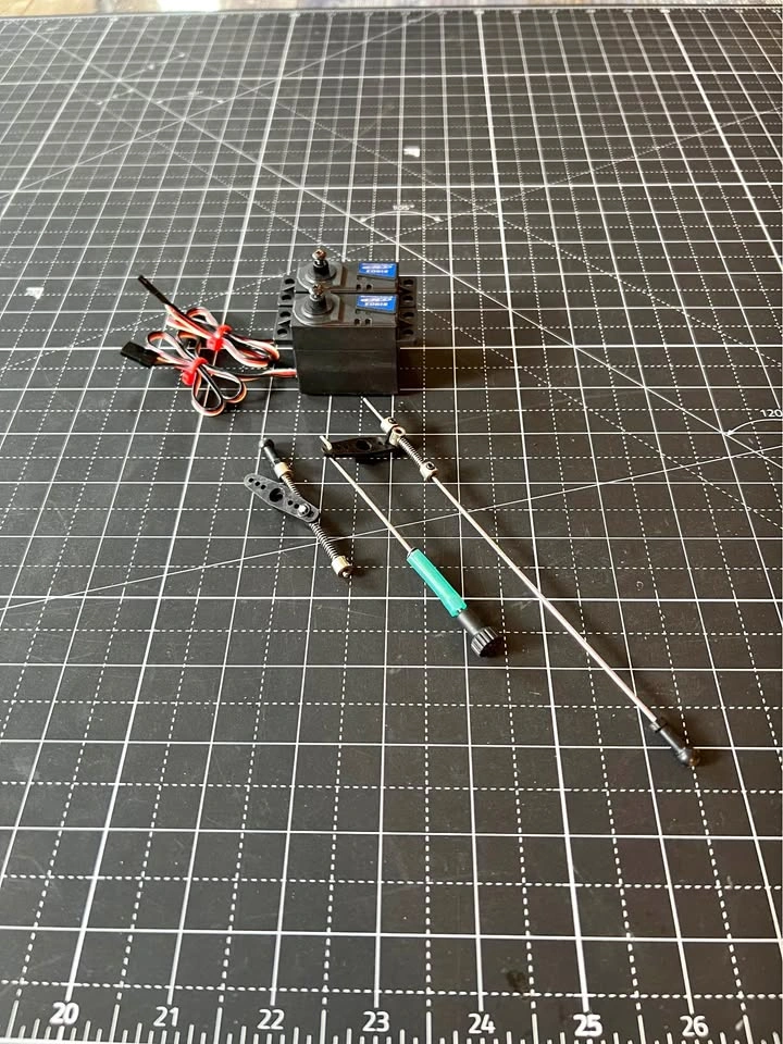 Team Associated MGT Monster GT Servos & Links Set