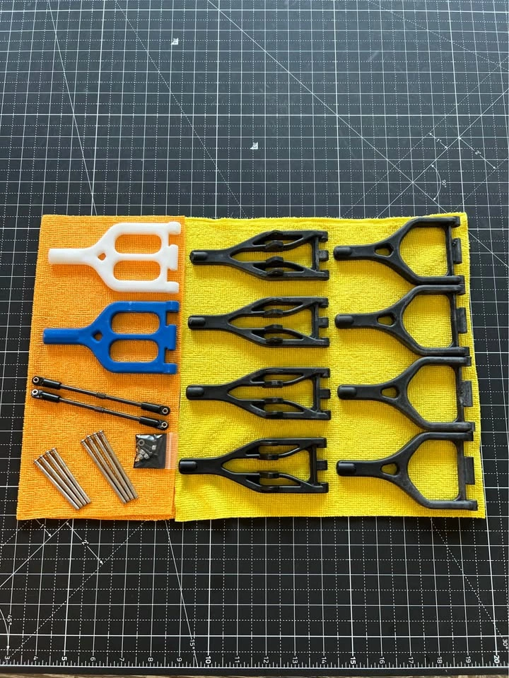 Team Associated MGT 8.0 4.6 Suspension Arms RPM Parts - photo 3