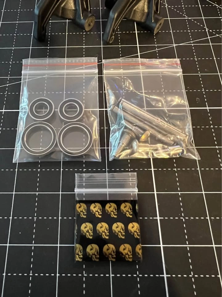 Team Losi LST/LST2/XXL Front & Rear Spindles/Hub Carriers - photo 3
