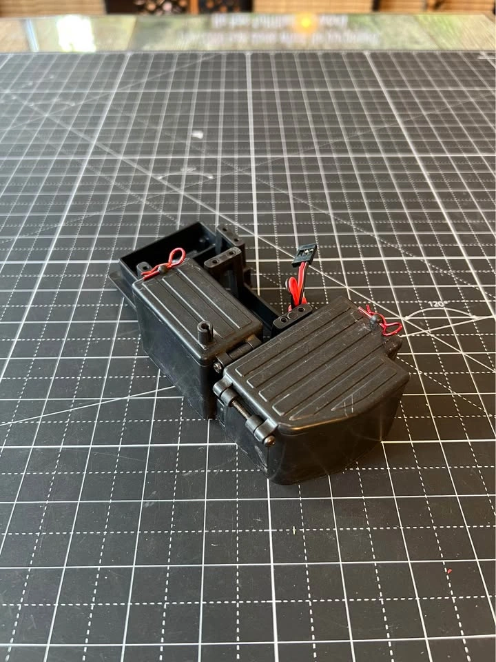 Team Associated MGT Monster GT Battery Receiver Box Servo Mount - photo 2