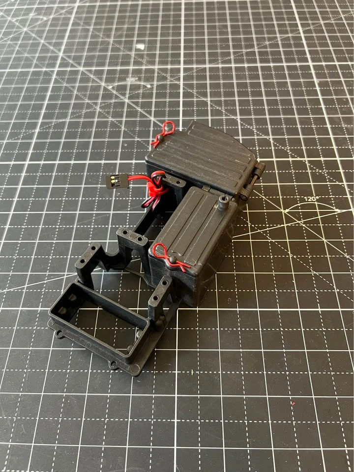 Team Associated MGT Monster GT Battery Receiver Box Servo Mount - photo 3