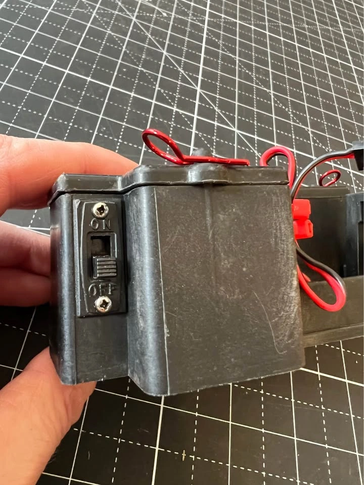 Team Associated MGT Monster GT Battery Receiver Box Servo Mount - photo 5