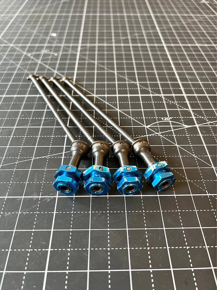 Losi LST2/AFT CVD Axles Full Set X4 With Anodized Blue Hex Hubs