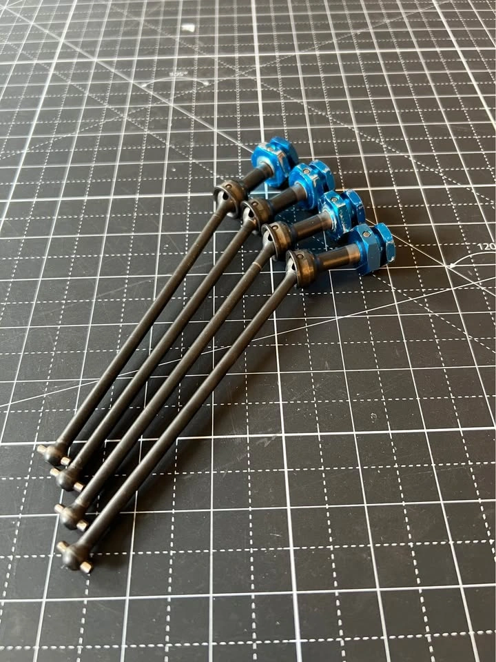 Losi LST2/AFT CVD Axles Full Set X4 With Anodized Blue Hex Hubs - photo 2