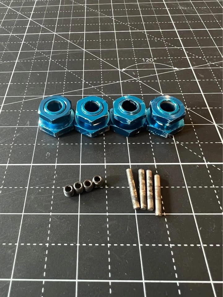 Losi LST2/AFT CVD Axles Full Set X4 With Anodized Blue Hex Hubs - photo 3