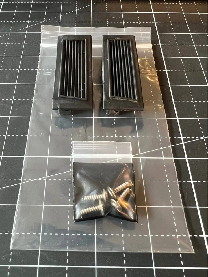 Team Associated MGT 4.6 Chassis & F/R Skid Plate Parts Lot - photo 4