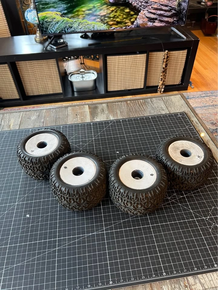 Vintage Team Losi LST/LST2 420 Series Wheels White AXT 20mm Hub - photo 5