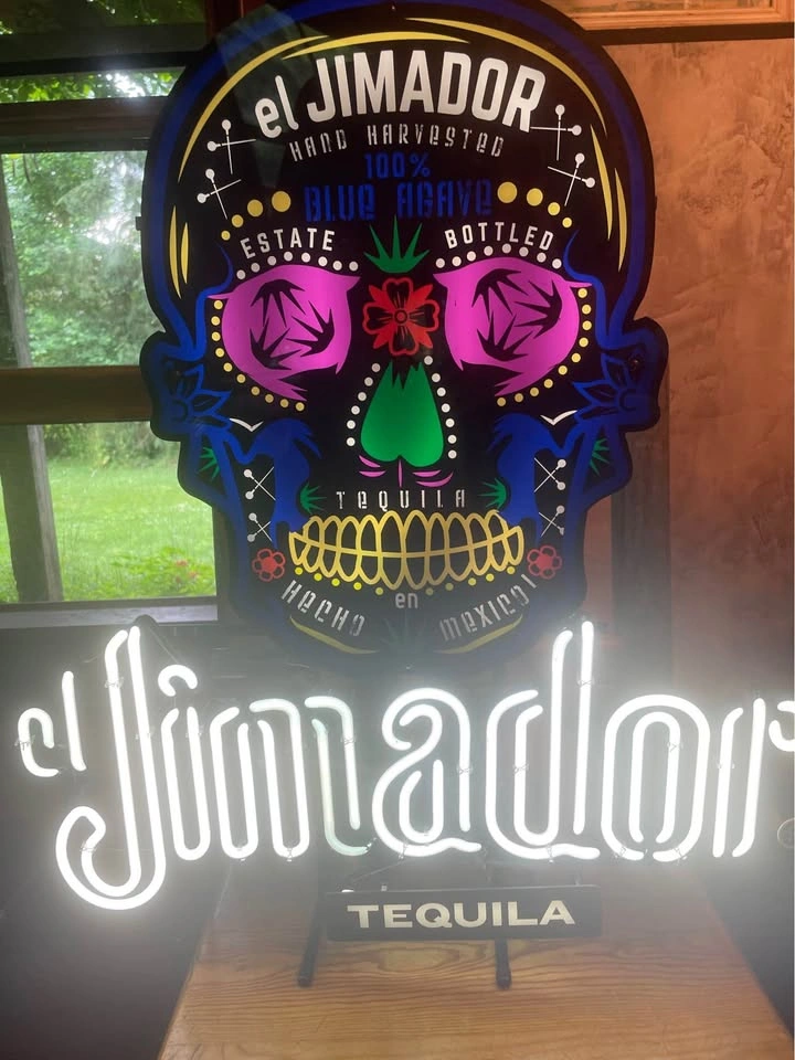 FABULOUS NEON BAR SIGN! Approx 2.5ft H x 2ft W. - photo 5