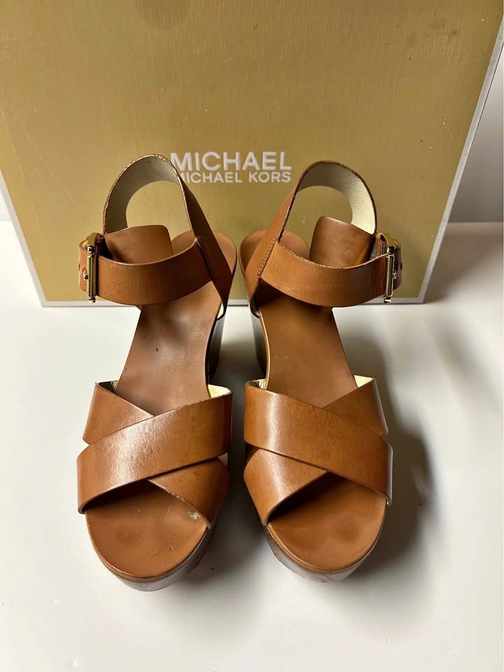 ⚽ MK Heels sandals