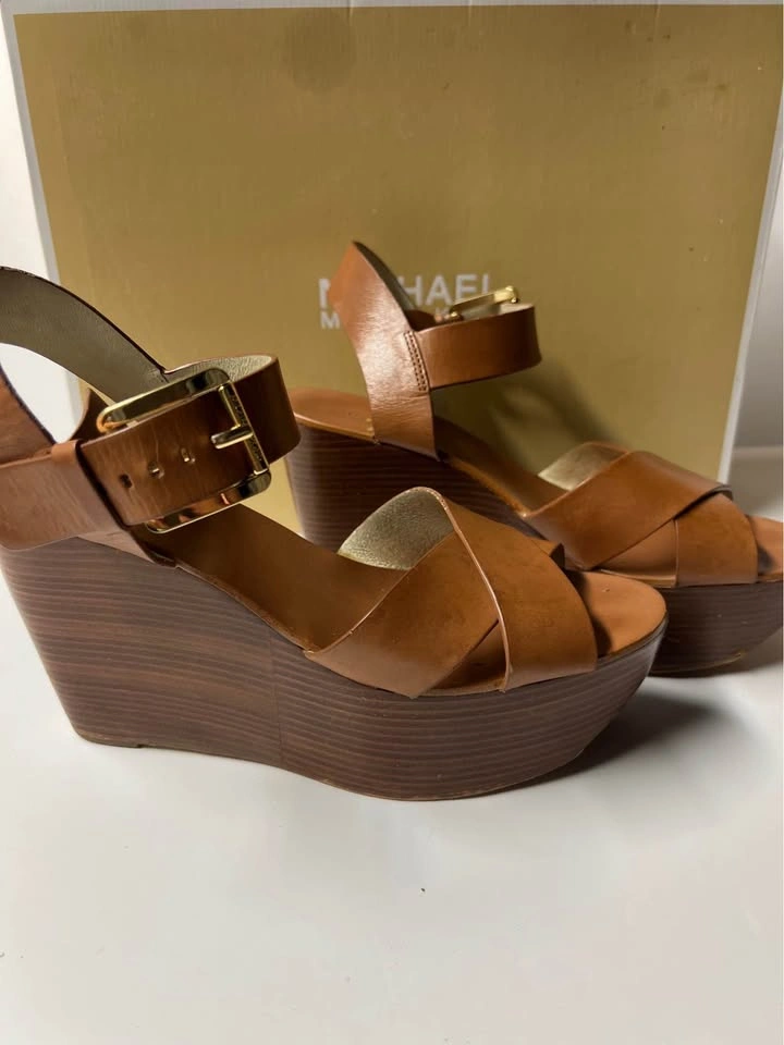 ⚽ MK Heels sandals - photo 2