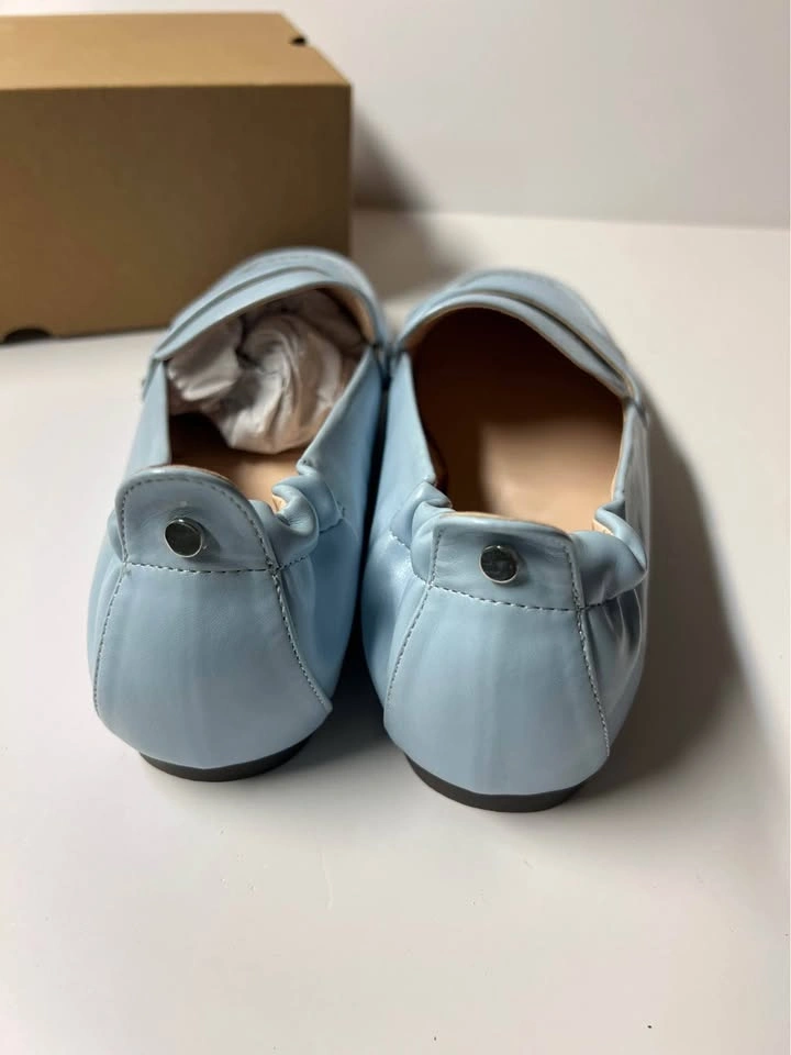 ⚽ Light Blue Faux leather flat shoes- New - photo 3