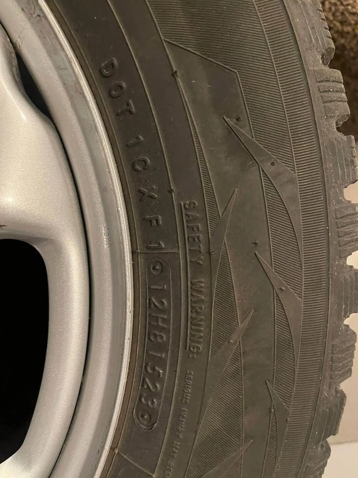 Tires with rim - photo 4