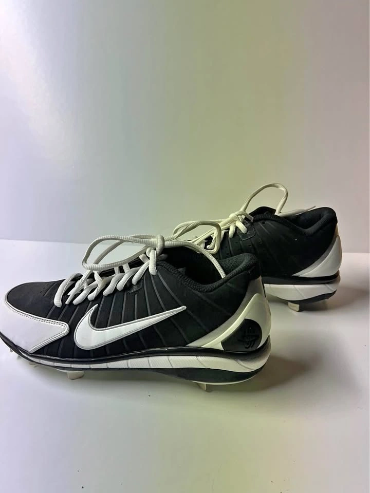 ⚽ Baseball shoes- New
