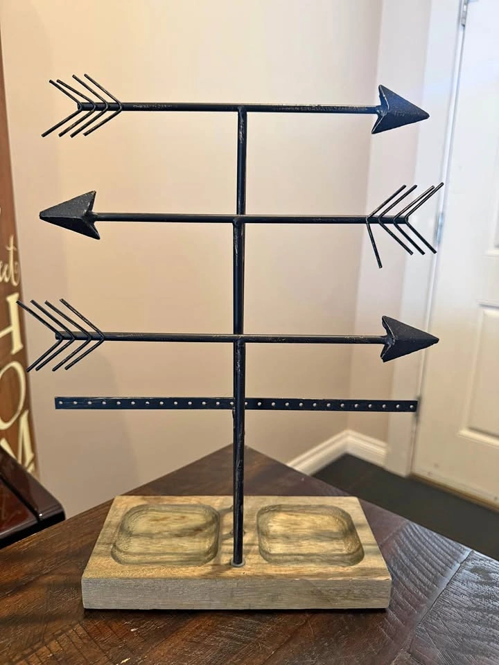 Rustic jewelry stand