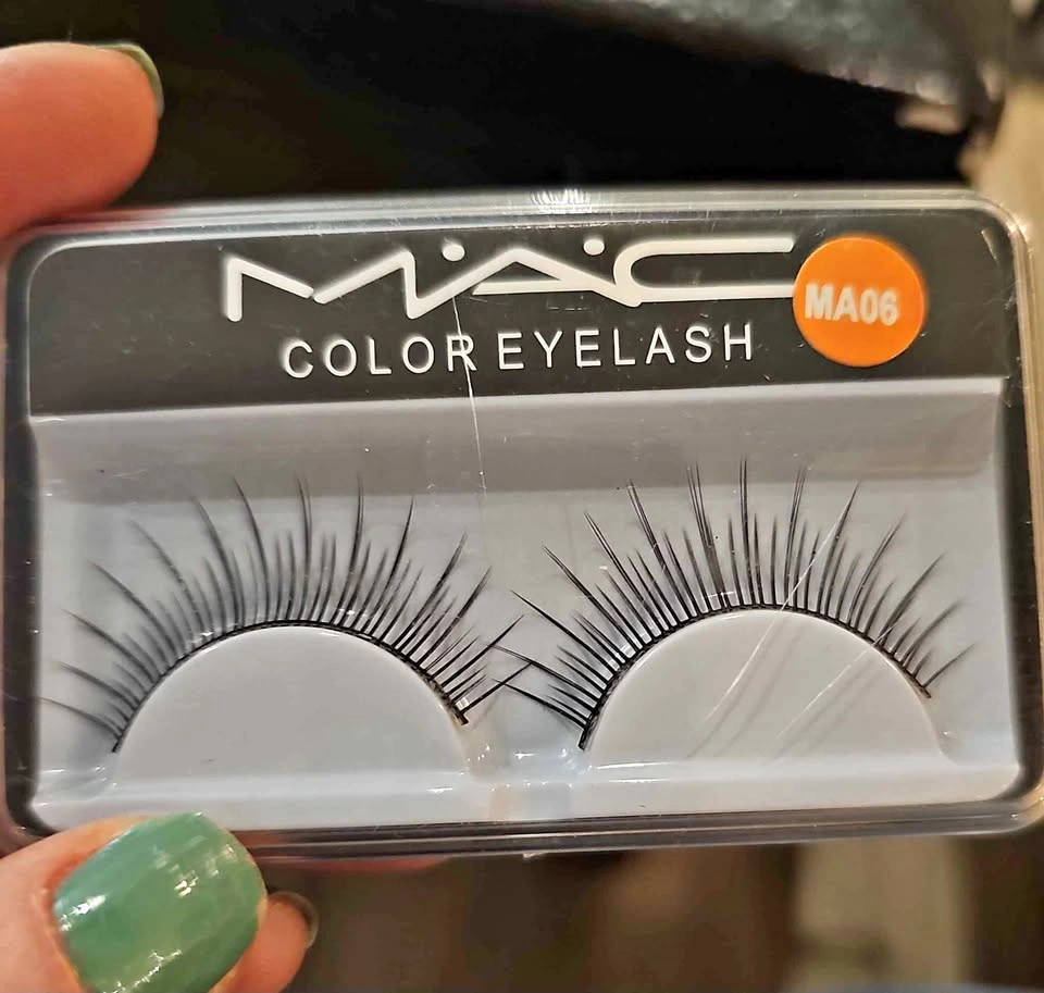 ✨ MAC Style Colour Eyelashes MA06 – New ✨