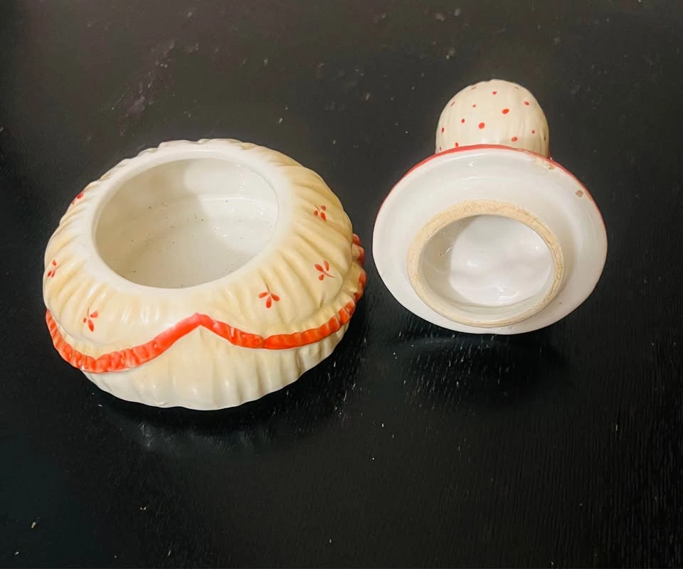 Vintage CADOREY figurine Ceramic Hideaway jar - photo 4