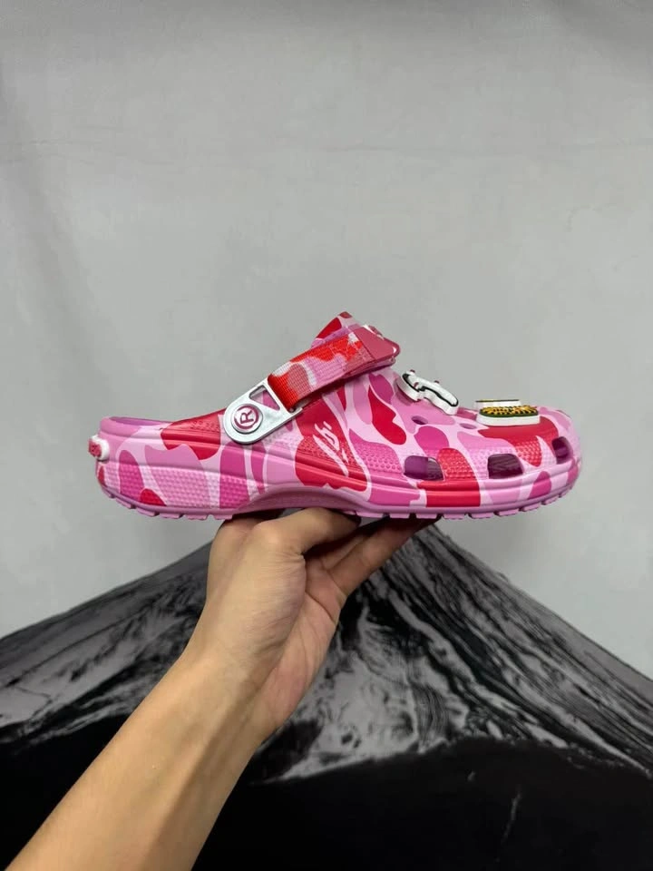 Crocs x BAPE Classic Clog Pink Camo - photo 3