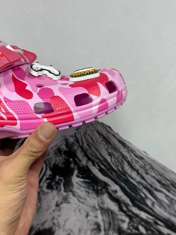 Crocs x BAPE Classic Clog Pink Camo - photo 5