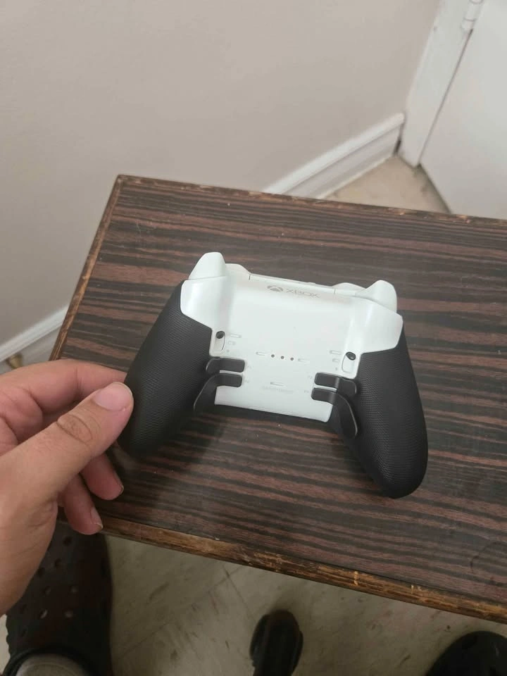 Xbox Elite controller - photo 3