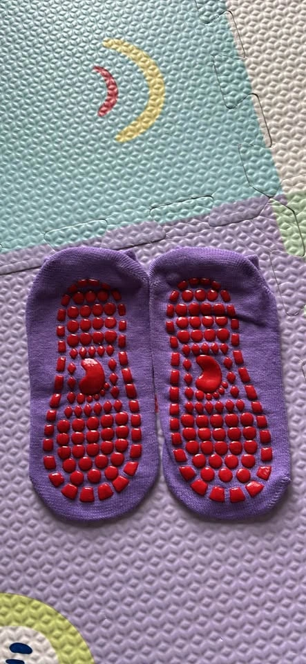 Non-Slip Grip Socks ( ages 3-6 ) - photo 2