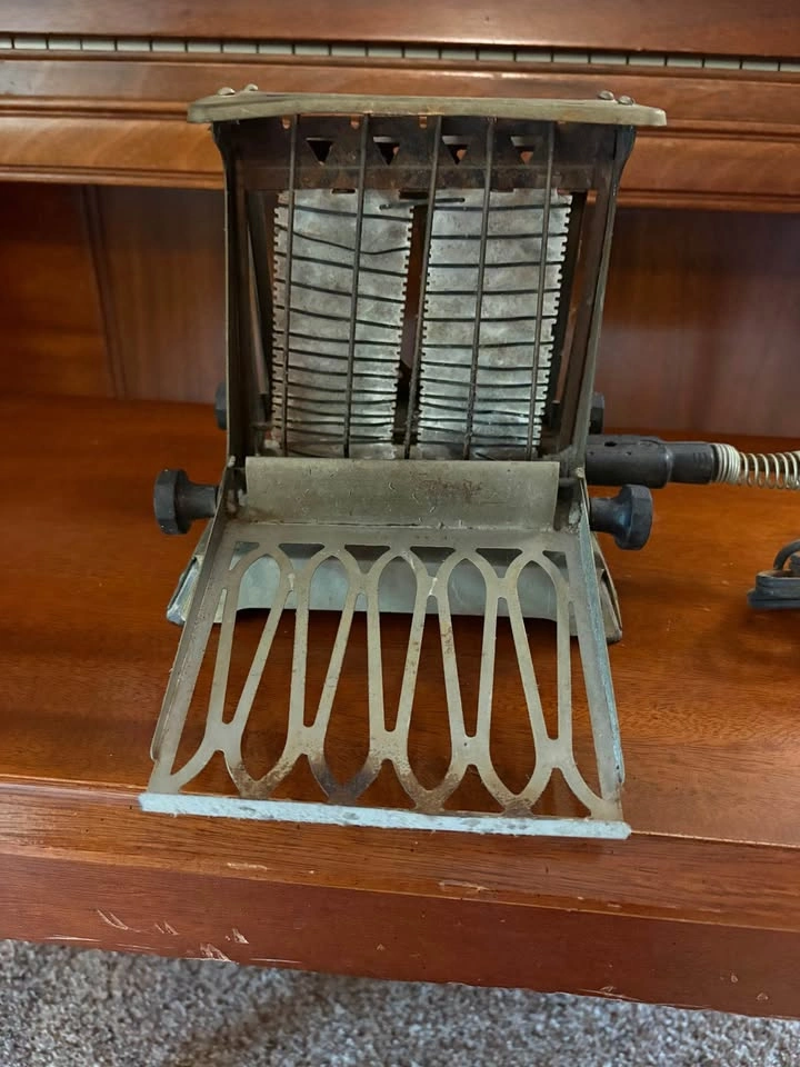 Antique 1914 Westinghouse Turnover Toaster - photo 3