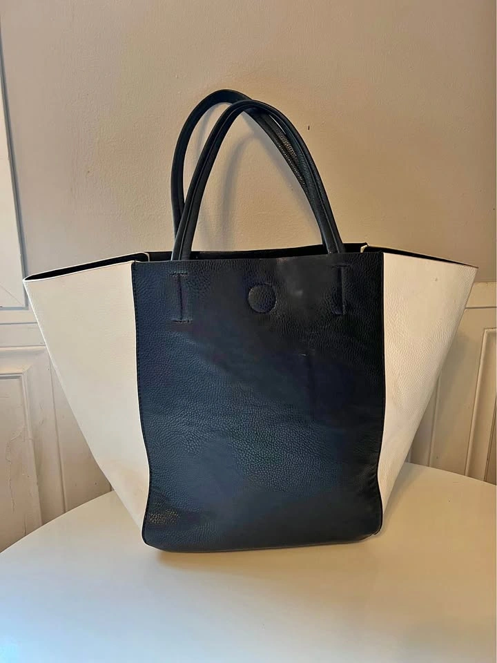 ⚽ Black/White Faux leather bag