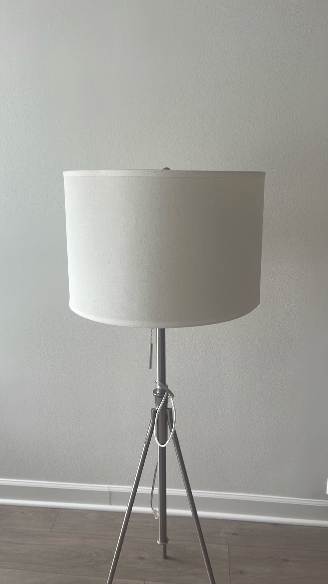 Tripod lamp